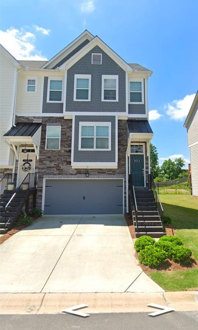 Primary Photo - 4 Bedroom Townhome in Kennesaw