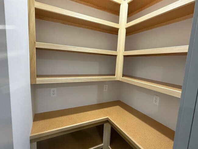 Building Photo - 5534 42nd St