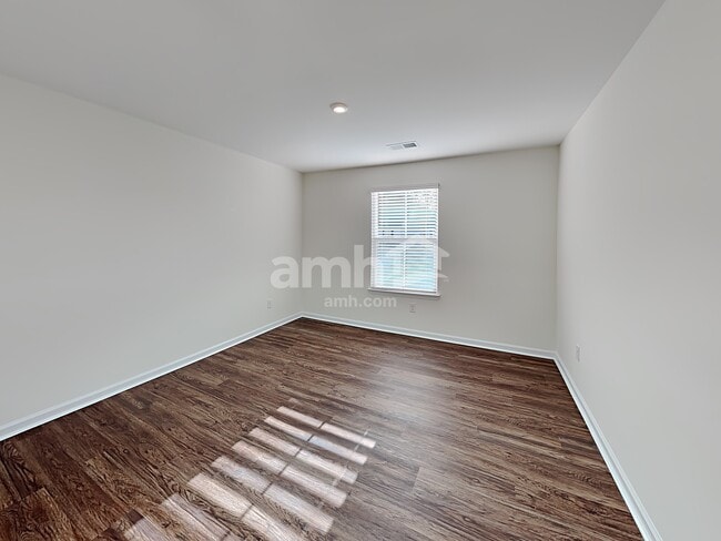 Building Photo - 5029 Twin River Dr