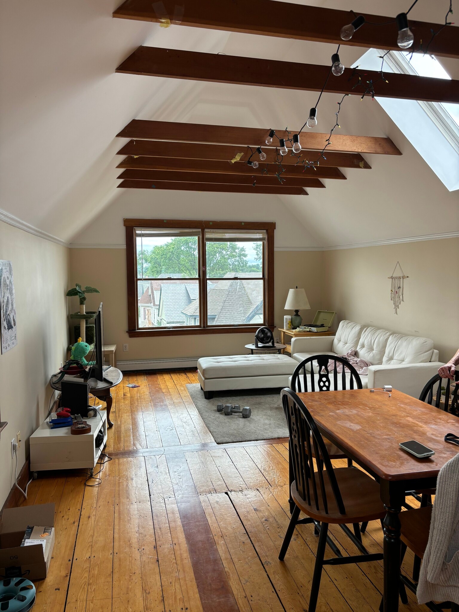 Building Photo - 14 Hartland St