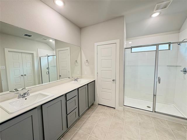 Building Photo - 320 Arcane St