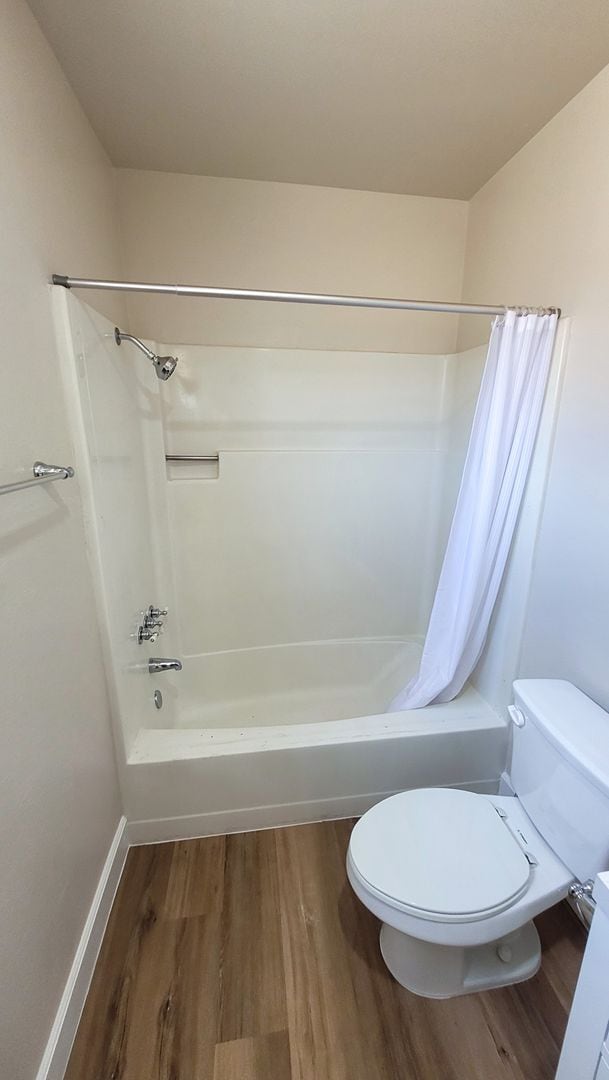 Building Photo - Beautifully Remodeled 3 Bed 3 Bath Townhou...