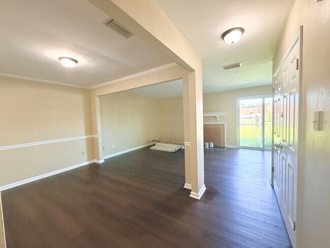 Building Photo - 3937 Seeman Rd