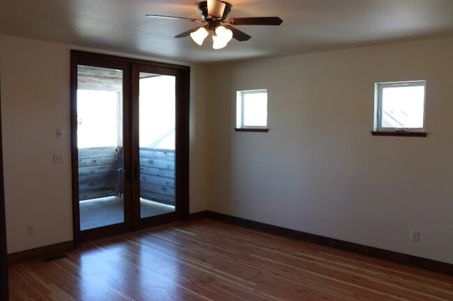 Building Photo - 1016 N 15th Ave