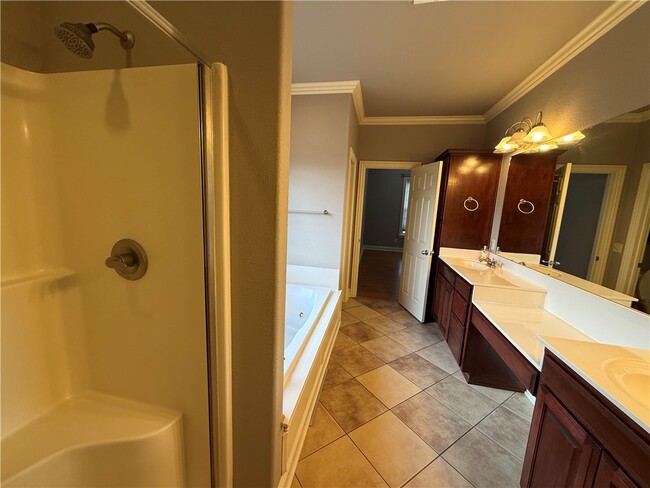 Building Photo - 4600 S Old Wire Rd