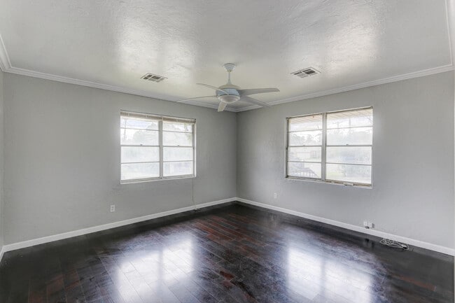 Building Photo - Modern Semi-Attached 3-Bedroom Home with Spacious Deck Near Penn Square Mall!