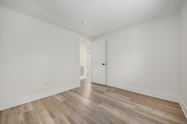 Building Photo - 1810 Tanis Dr