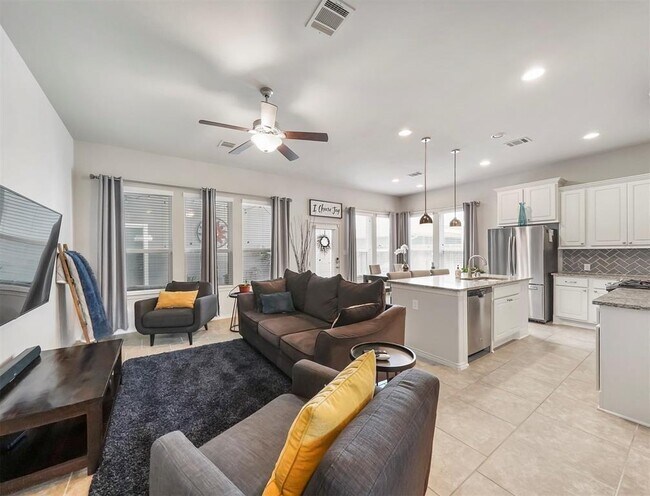 Building Photo - 17023 Canosa Dr