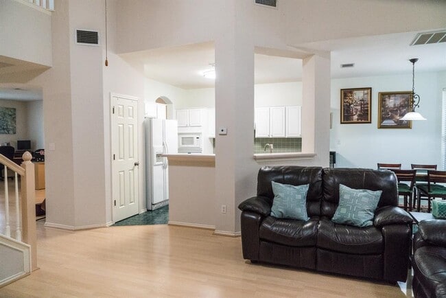 Building Photo - 4916 Tiger Lily Way