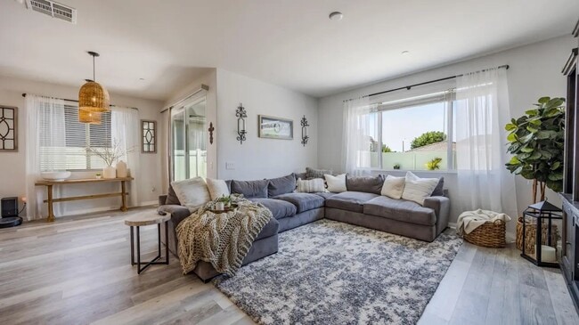 Building Photo - Beautiful Single-Story Home in the Prestig...