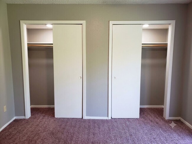 Building Photo - 17010 Pastoria Dr