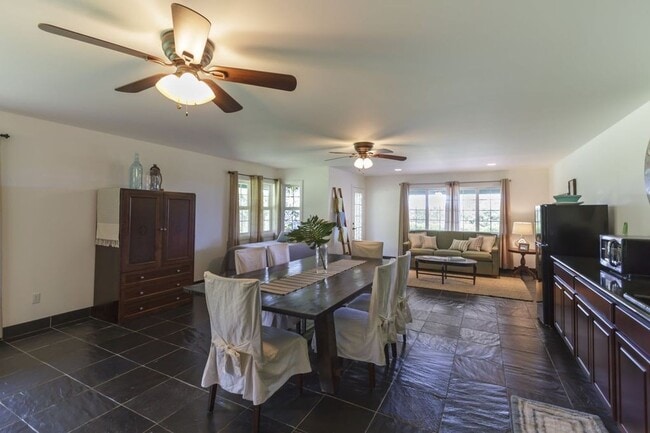 Building Photo - Estate on 1 acre 3 bedroom 2.5 baths and attached 2 car garage