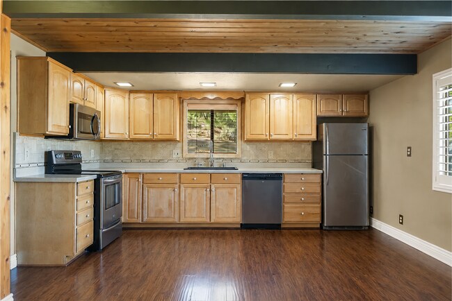 Building Photo - 1809 Pioneer Way