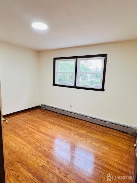 Building Photo - 346 Carteret Ave