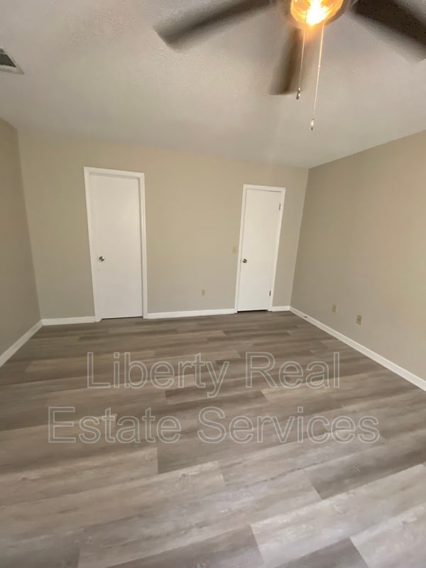 Building Photo - 105 Maid Marian Ct