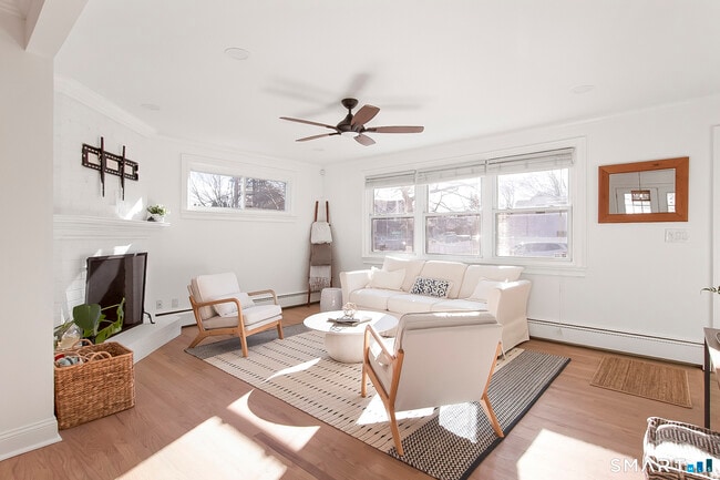 Building Photo - 36 Middlebury St