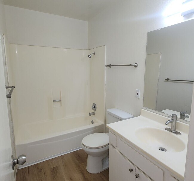 Building Photo - 147 Sespe Ave