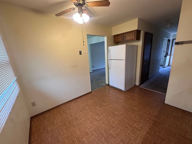 Building Photo - Welcome to your new home! Spacious 3 Bedro...