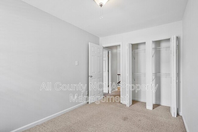 Building Photo - 9995 Campus Way S