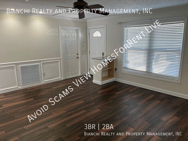 Building Photo - 3017 Sarah Dr