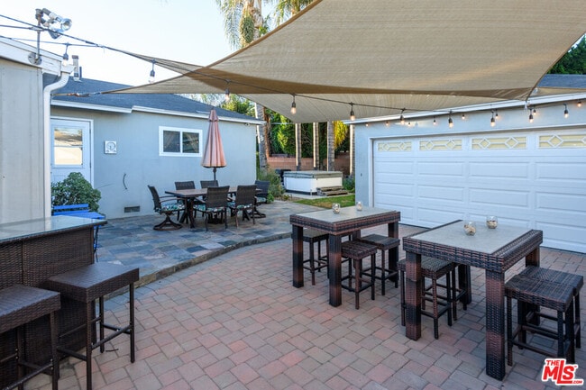 Building Photo - 16641 Gilmore St