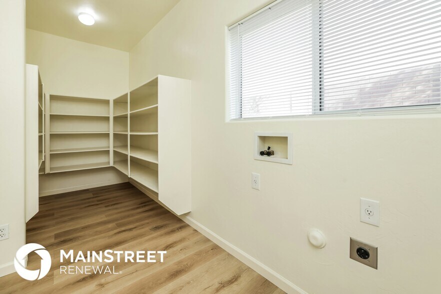 Building Photo - 13621 E Hampden Green Way