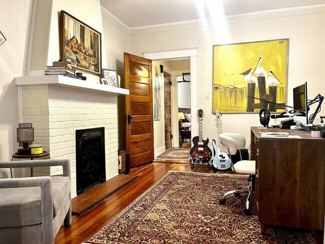 Building Photo - Rental in Heart of Mid City