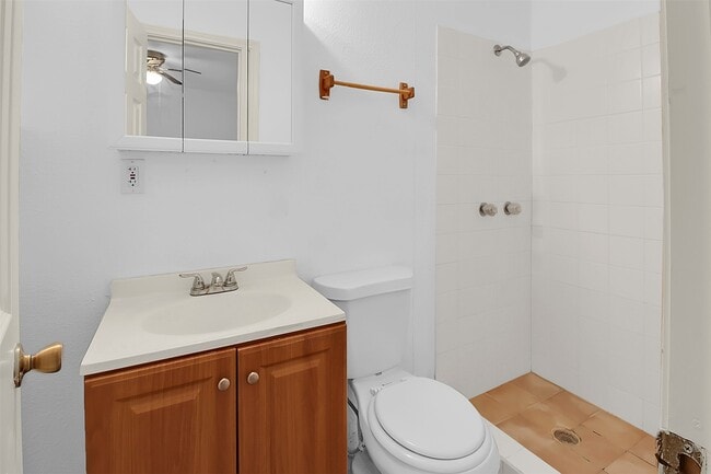 Building Photo - 727 S Iowa St