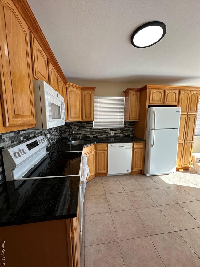 Building Photo - 158 Farmers Ave