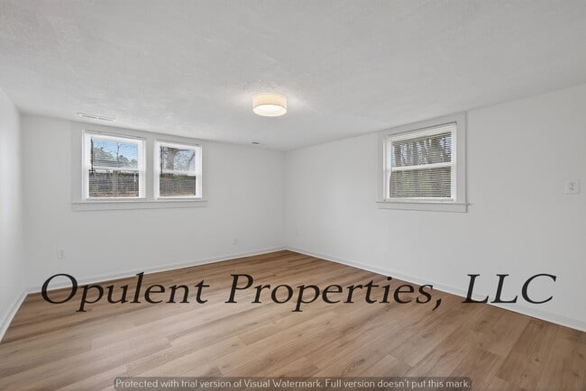 Building Photo - 1216 Stevens Ave NE