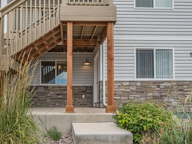 Building Photo - 102 Park View Court