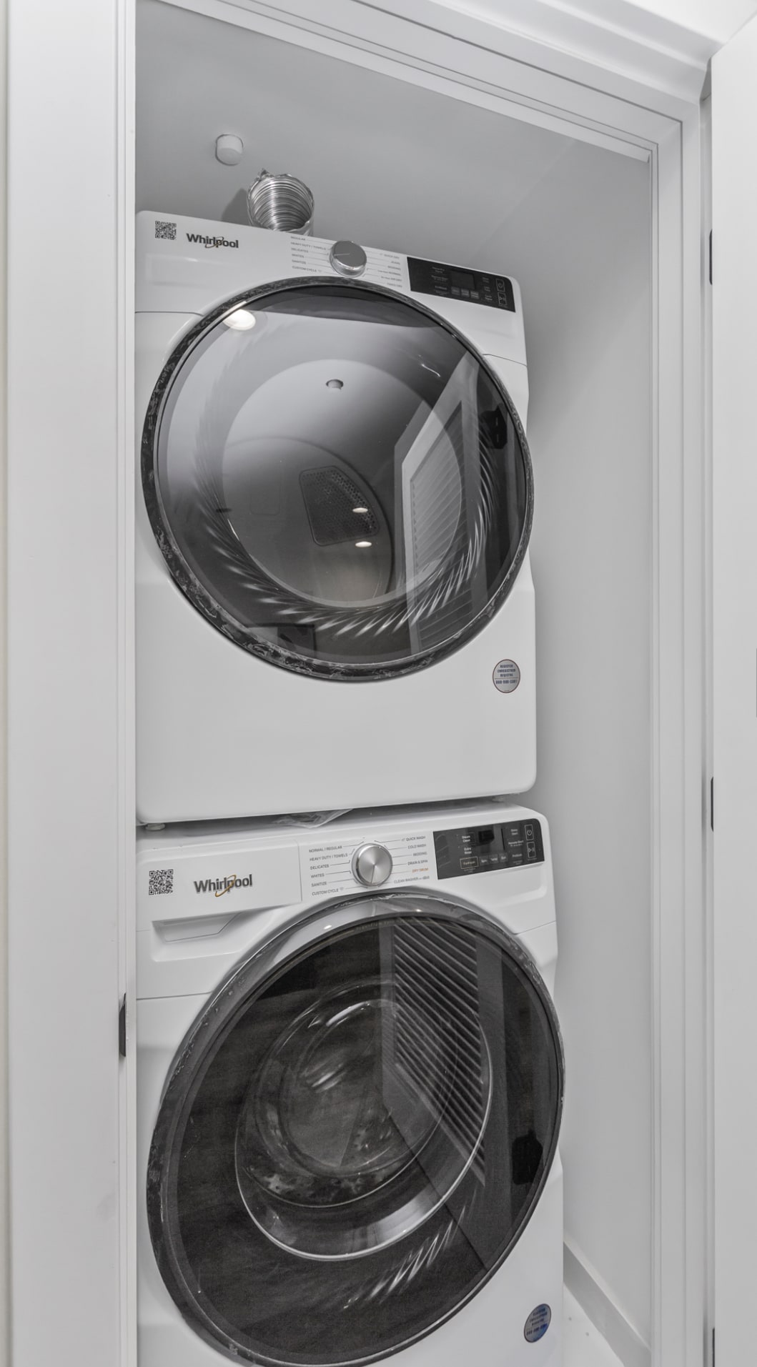 Building Photo - 1453 Maple Ave