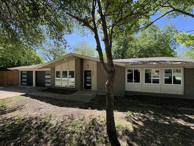Primary Photo - 640 Glen Oaks Blvd