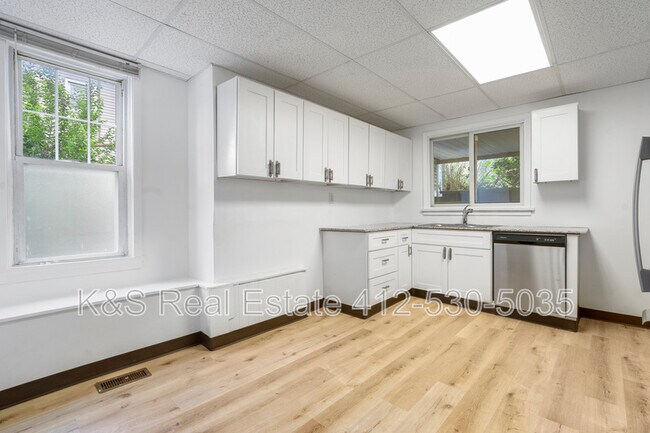 Building Photo - 2721 Berg St