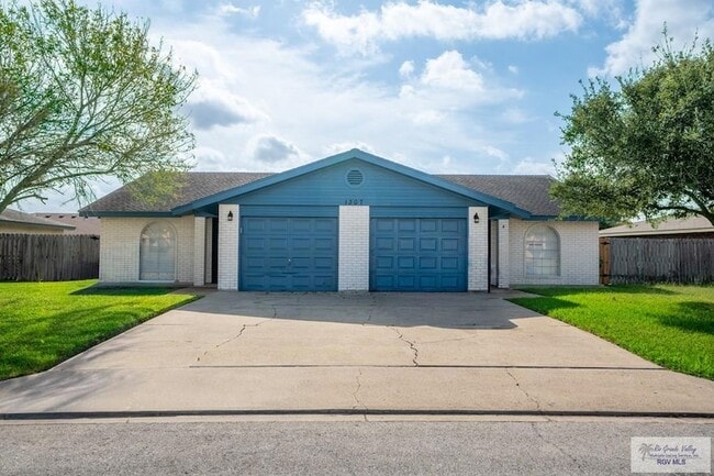 Building Photo - 1307 Lily Ln