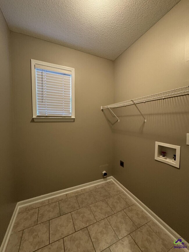 Building Photo - 106 Daventry Ln