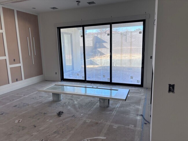 Building Photo - Gorgeous 7 bed 8 bath home with Swimming Pool and RV Garage