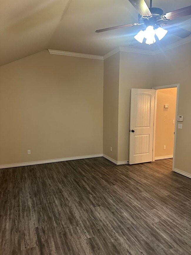 Building Photo - Beautiful 3 Bedroom Home With An In-Ground Storm Shelter!!!