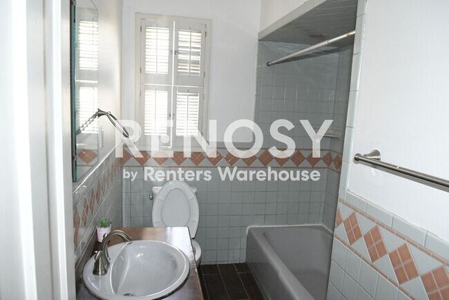 Building Photo - Updated 3 Br 2 Ba 1 Cg Home Near Camelback and 3rd Ave in Central Phoenix