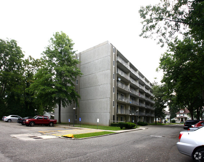 Primary Photo - Sauter Place Apartments