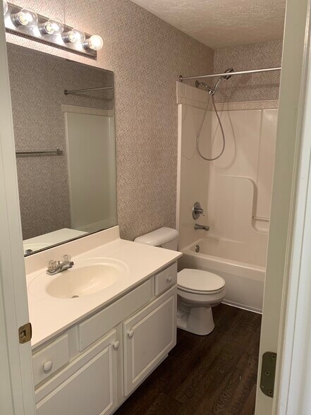 Building Photo - 4201 Bridlepath Pl