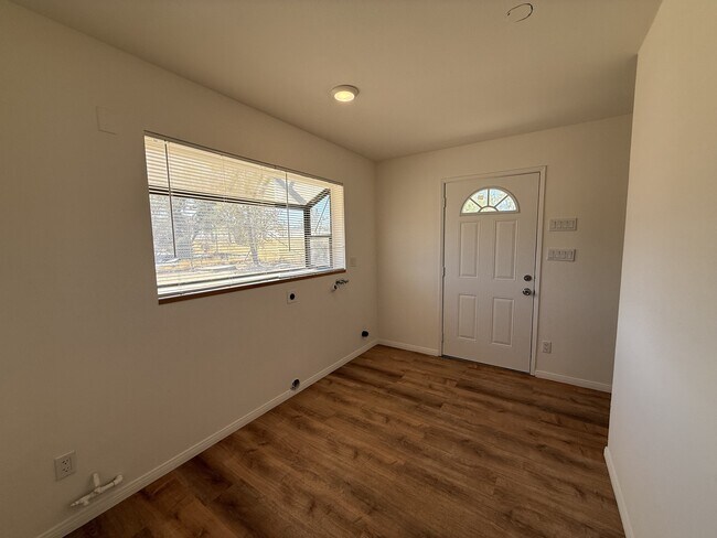 Building Photo - 7428 Lucerne Vista Ave