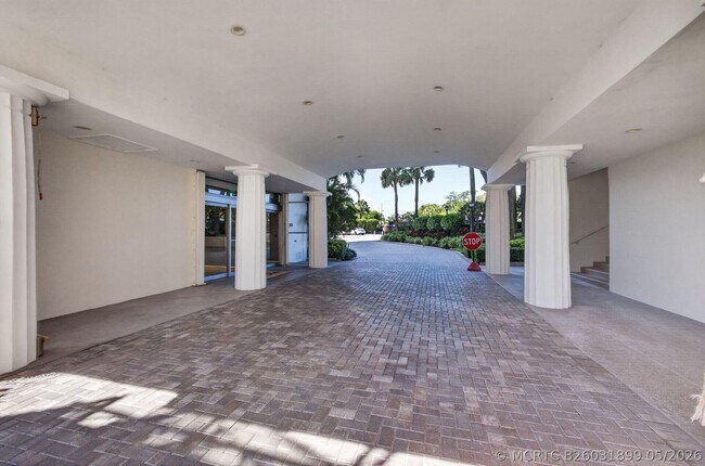 Building Photo - 1801 S Flagler Dr