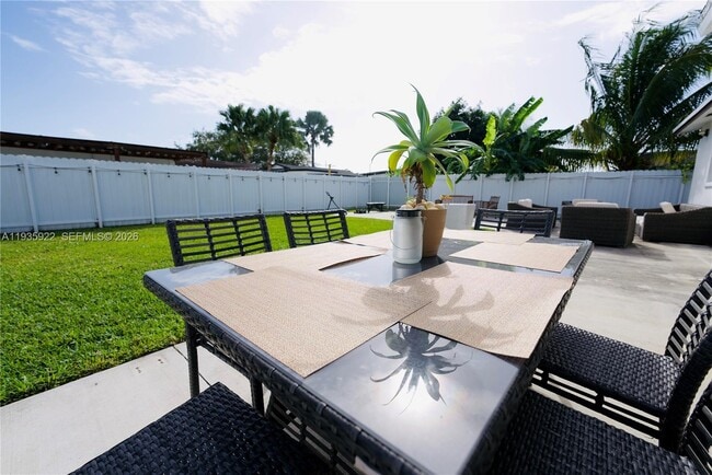 Building Photo - 14515 SW 105th Ct