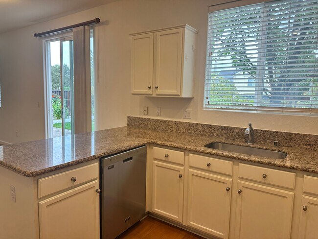 Building Photo - 1708 Spur Ridge Ln