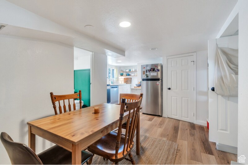 Building Photo - 555 800 E