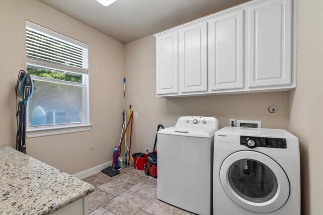 Building Photo - 15602 Shining Brook Ct