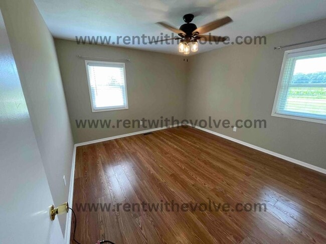 Building Photo - 4603 S Bloomingport Rd