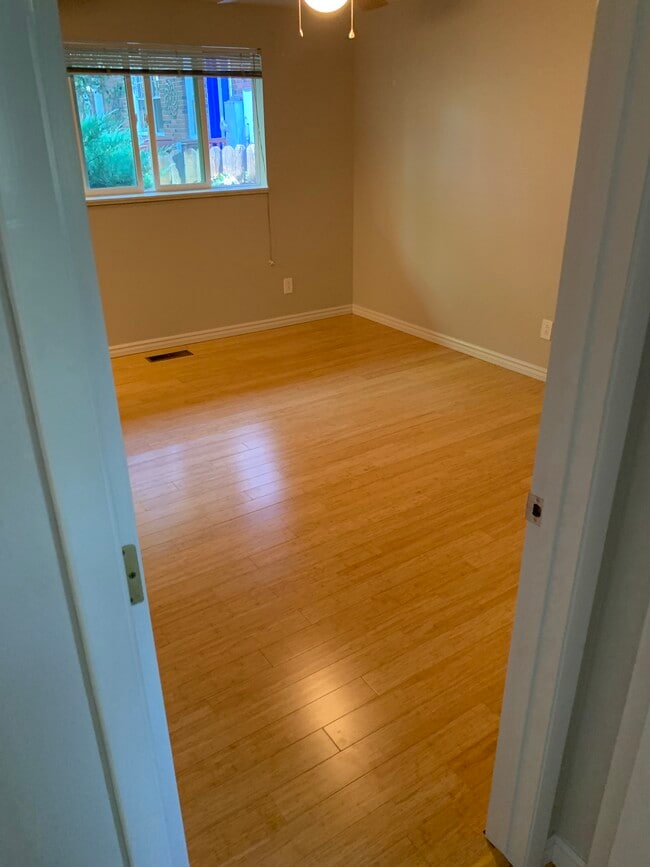 Building Photo - 1230 S Arlington Ave