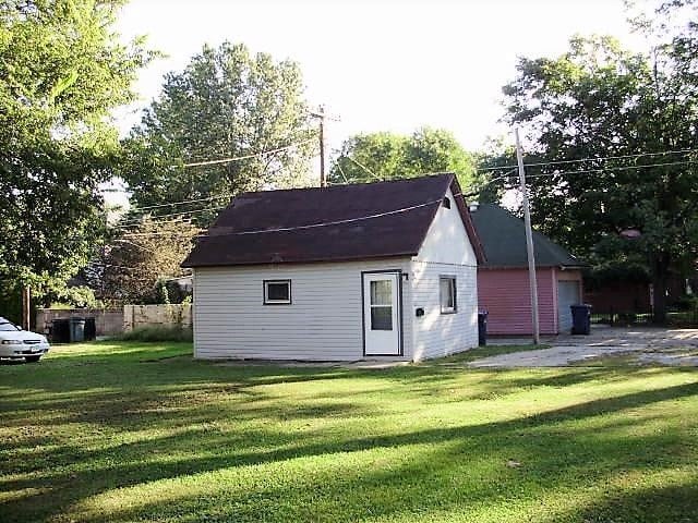 Building Photo - 1 S 6th St